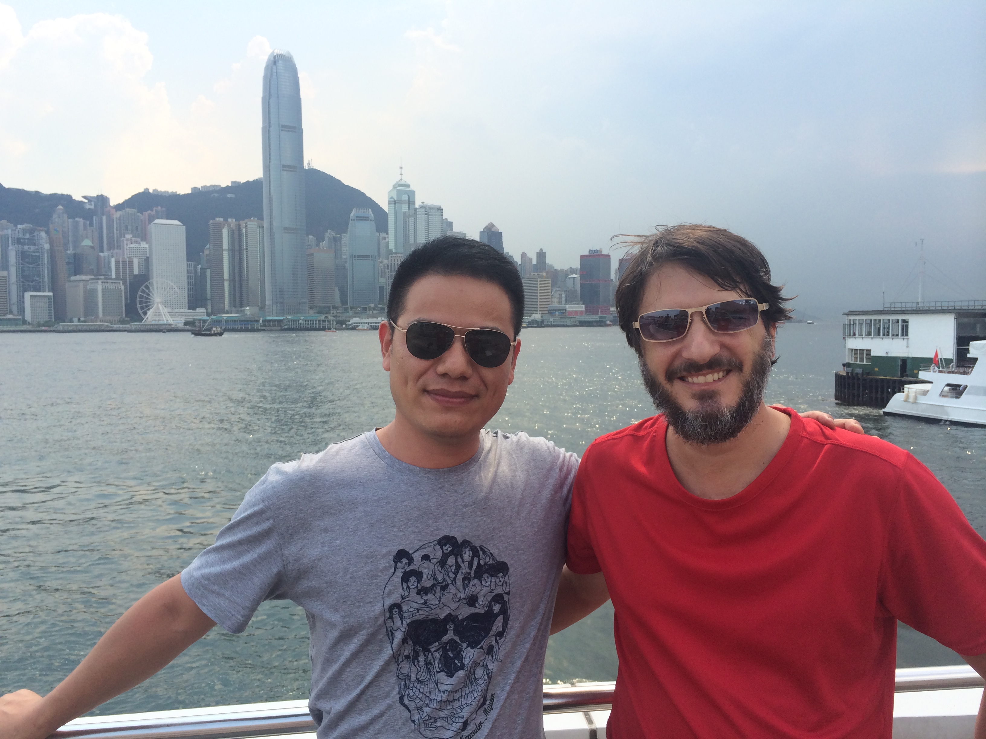 英国当代艺术家与黄俊在香港